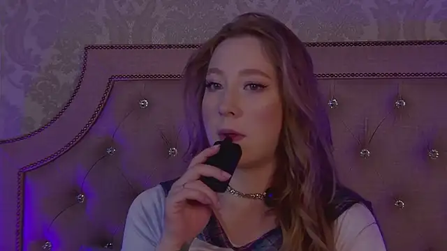 Snapshot of MiaEuphoria_ chatting on November 17, 3:56 am MiaEuphoria online show from November 17, 3:56 am