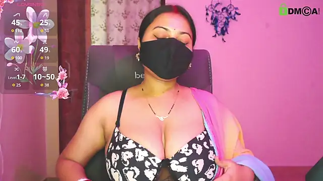Snapshot of SassyWildCouple chatting on July 17, 12:01 pm SassyWildCouple online show from July 17, 12:01 pm