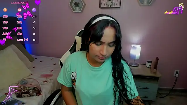 Snapshot of salome_rojas_ chatting on July 27, 2:35 pm salome rojas online show from July 27, 2:35 pm