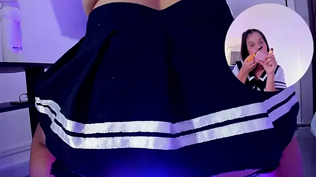 Snapshot of thamiina_ chatting on November 27, 7:05 pm thamiina online show from November 27, 7:05 pm