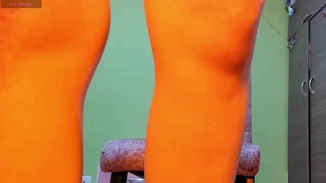 hot Dariana pantyhose online show from November 14, 1:32 pm