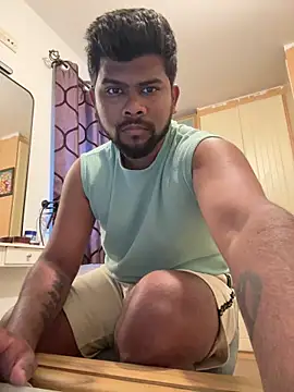 Snapshot of CrazyShashank chatting on December 19, 8:32 am CrazyShashank online show from December 19, 8:32 am