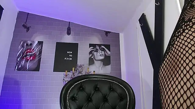 aleesha cameron02 online show from January 7, 9:28 pm