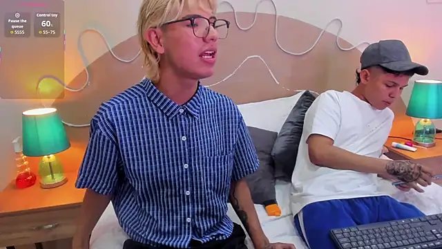 Snapshot of Enrrixxx_ chatting on November 12, 12:44 am Enrrixxx online show from November 12, 12:44 am