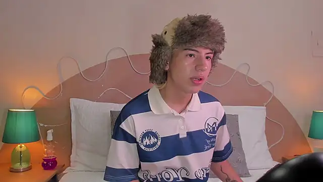 Snapshot of Enrrixxx_ chatting on November 25, 12:21 am Enrrixxx online show from November 25, 12:21 am