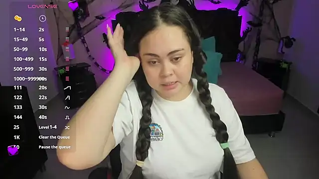 Snapshot of LolaVillalobos chatting on October 22, 1:33 pm LolaVillalobos online show from October 22, 1:33 pm