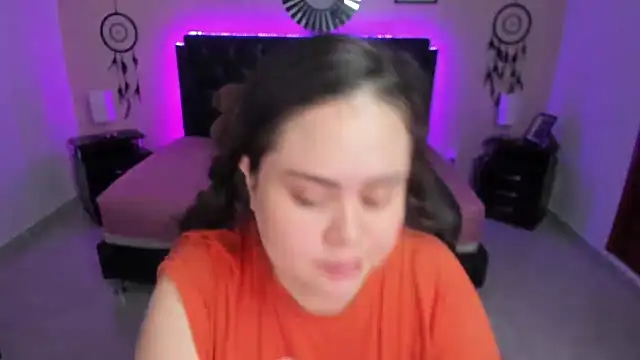 Snapshot of LolaVillalobos chatting on December 2, 12:10 pm LolaVillalobos online show from December 2, 12:10 pm