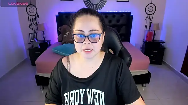 Snapshot of LolaVillalobos chatting on June 29, 2:39 pm LolaVillalobos online show from June 29, 2:39 pm