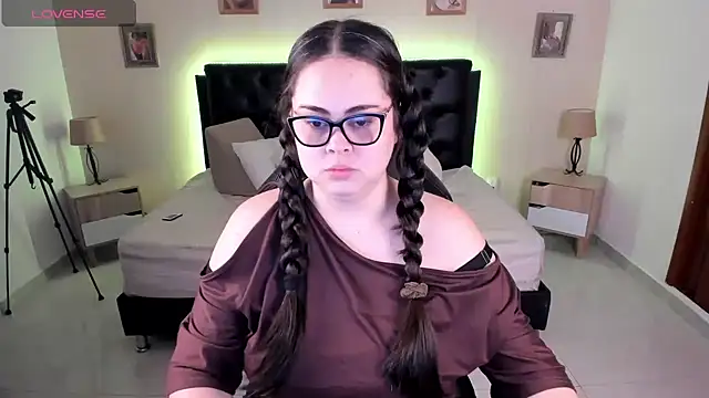 Snapshot of LolaVillalobos chatting on July 14, 12:22 pm LolaVillalobos online show from July 14, 12:22 pm