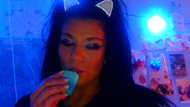 ovmilf online show from December 17, 2:45 pm