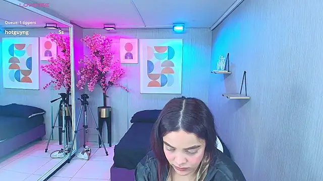 Maggy t18 online show from June 28, 3:07 pm