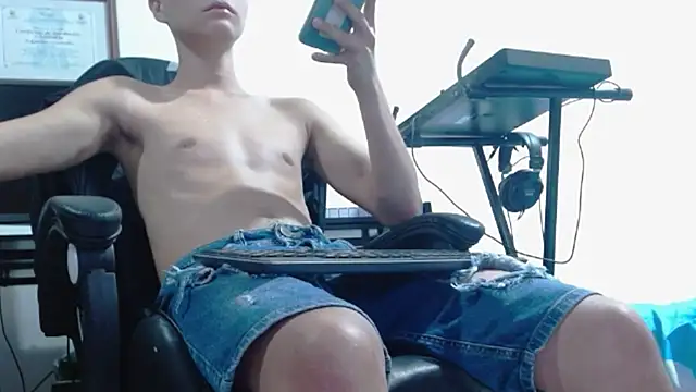 Twinkcock22 online show from March 20, 2:16 am