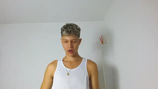 Twinkcock22 online show from June 17, 1:52 am