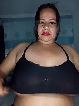 Snapshot of RosenRot07 chatting on October 5, 1:42 pm RosenRot07 online show from October 5, 1:42 pm