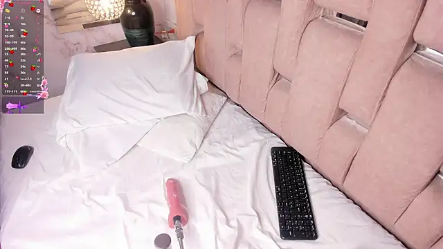 Snapshot of NinaCapelli chatting on November 11, 4:56 am NinaCapelli online show from November 11, 4:56 am