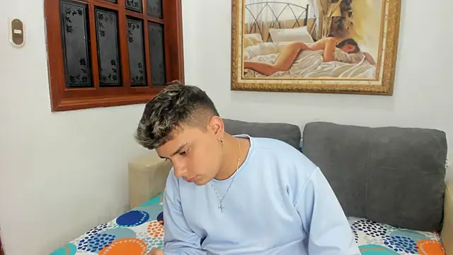 DavilANDkevin2 online show from November 19, 2:33 am