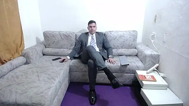 Victor Maitland online show from May 8, 8:14 pm