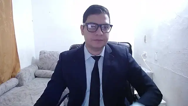 Victor Maitland online show from June 8, 8:09 pm