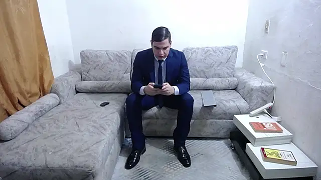 Victor Maitland online show from June 10, 9:03 pm