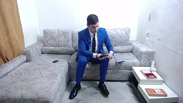Victor Maitland online show from June 18, 8:13 pm