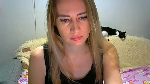 Snapshot of JessFoxxx chatting on November 13, 3:38 am JessFoxxx online show from November 13, 3:38 am