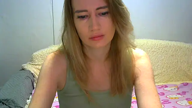 Snapshot of JessFoxxx chatting on December 15, 4:06 am JessFoxxx online show from December 15, 4:06 am