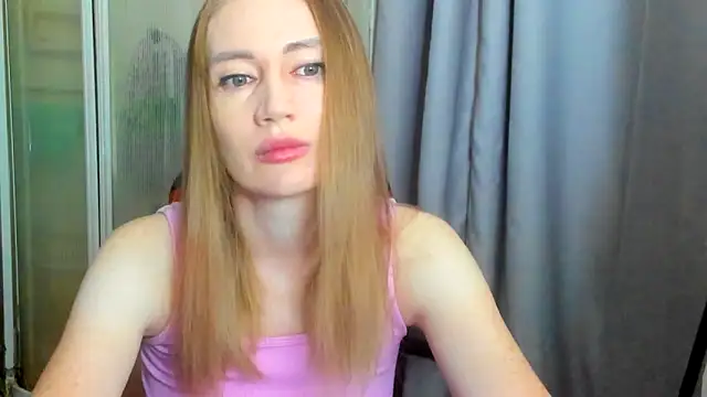 Snapshot of JessFoxxx chatting on June 10, 2:12 am JessFoxxx online show from June 10, 2:12 am
