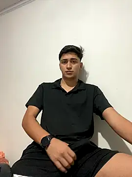 Snapshot of Tavinho067 chatting on October 31, 9:27 pm Tavinho067 online show from October 31, 9:27 pm