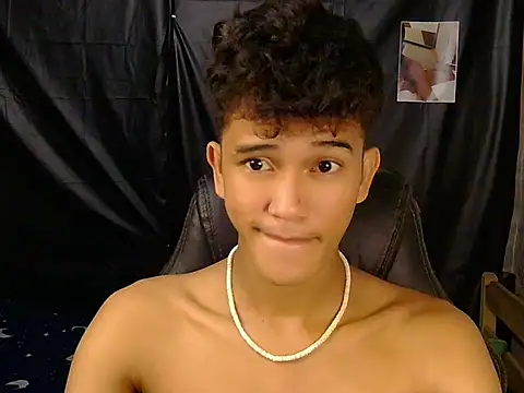 kenbigcockxx online show from February 24, 1:09 pm