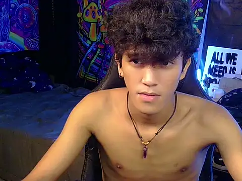 Snapshot of kenbigcockxx chatting on July 3, 4:46 pm kenbigcockxx online show from July 3, 4:46 pm