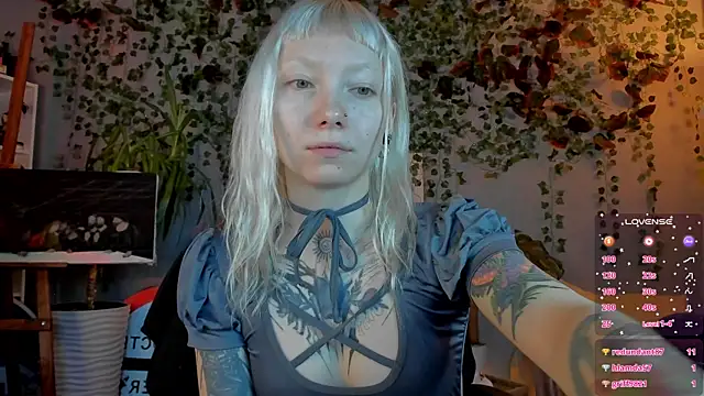 Snapshot of tattoo_art_baby chatting on July 21, 4:04 am tattoo art baby online show from July 21, 4:04 am