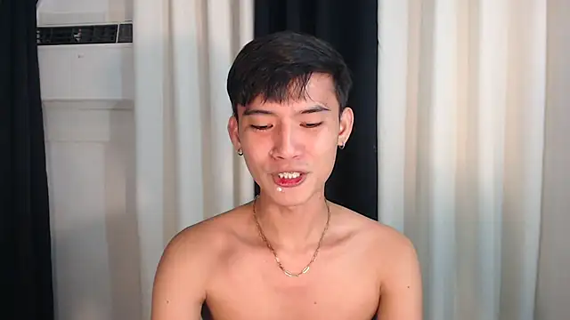 Snapshot of asian_dai chatting on October 15, 9:53 am asian dai online show from October 15, 9:53 am