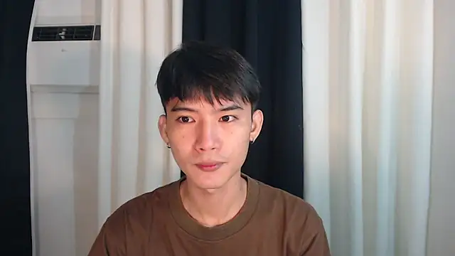 Snapshot of asian_dai chatting on October 19, 11:27 pm asian dai online show from October 19, 11:27 pm