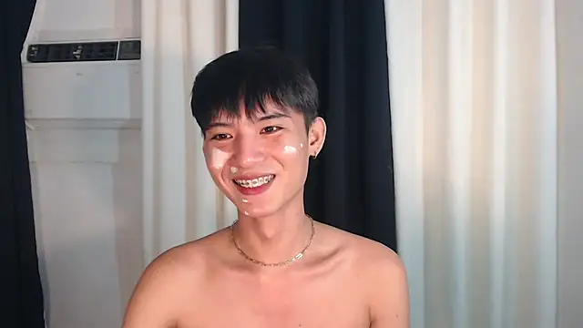 Snapshot of asian_dai chatting on October 27, 6:34 pm asian dai online show from October 27, 6:34 pm