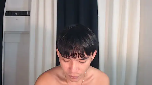 Snapshot of asian_dai chatting on November 6, 4:57 am asian dai online show from November 6, 4:57 am