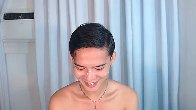 Snapshot of asian_dai chatting on November 24, 11:04 pm asian dai online show from November 24, 11:04 pm