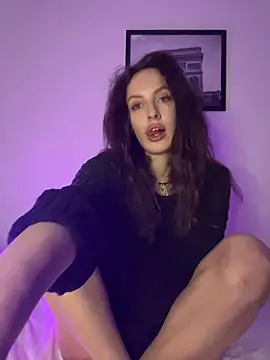 Snapshot of goodgirldevil chatting on February 1, 9:02 pm goodgirldevil online show from February 1, 9:02 pm