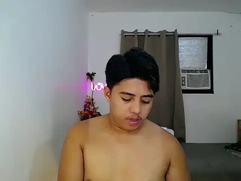 Hugecock2hundle intown online show from November 25, 12:05 pm