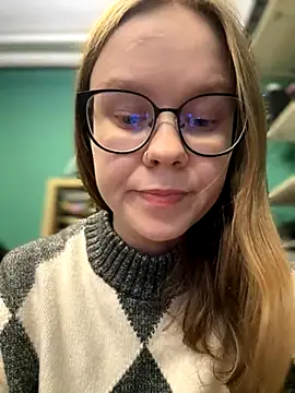 Snapshot of _CherryBloom_ chatting on October 3, 7:05 am CherryBloom online show from October 3, 7:05 am