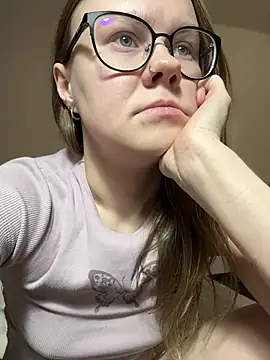 Snapshot of _CherryBloom_ chatting on February 27, 8:09 pm CherryBloom online show from February 27, 8:09 pm