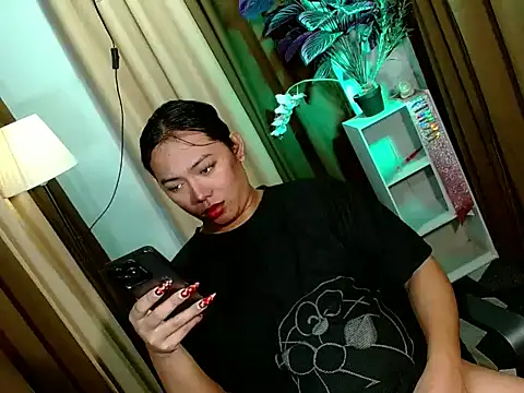 Snapshot of bigfattycocksonya27 chatting on November 16, 1:17 pm bigfattycocksonya27 online show from November 16, 1:17 pm