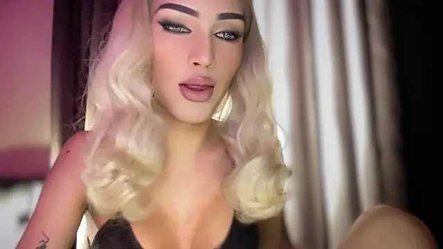 Alicegreenexx online show from June 28, 7:42 pm