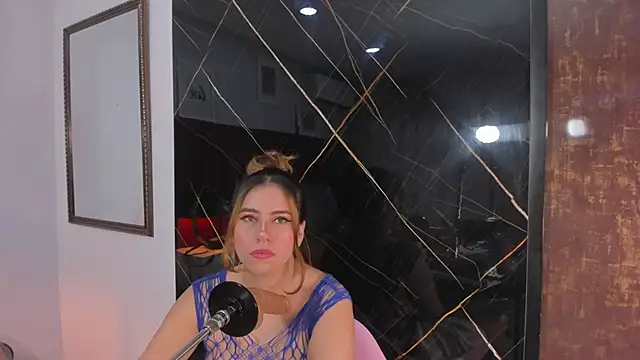 Snapshot of abby_blond_ chatting on September 9, 12:26 pm abby blond online show from September 9, 12:26 pm