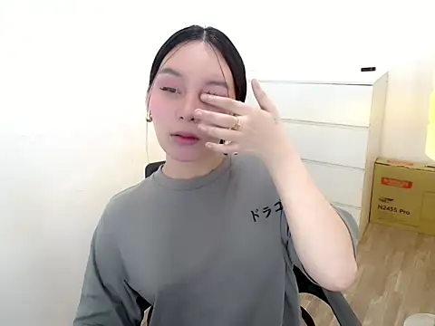 Snapshot of holly_tabby chatting on November 15, 7:21 pm holly tabby online show from November 15, 7:21 pm