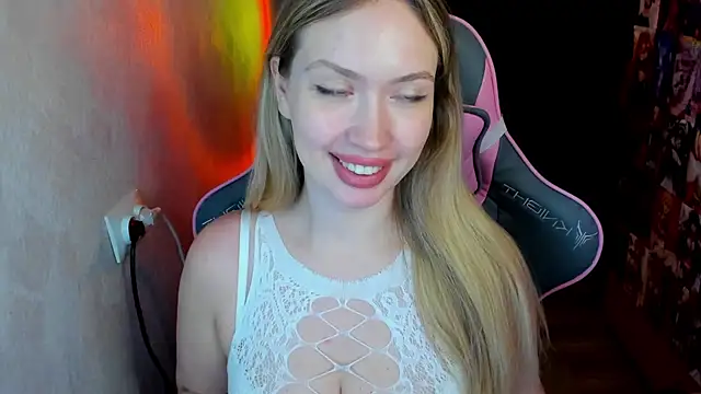 NicoleRiccii online show from December 17, 11:33 pm