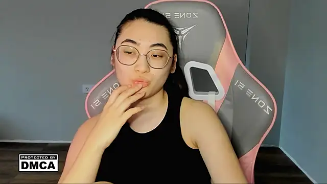 Snapshot of MeilideQian1 chatting on February 3, 12:43 pm MeilideQian1 online show from February 3, 12:43 pm