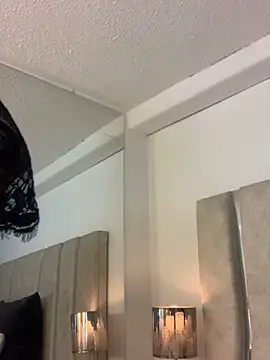 Snapshot of CamiJone chatting on December 22, 11:46 pm CamiJone online show from December 22, 11:46 pm