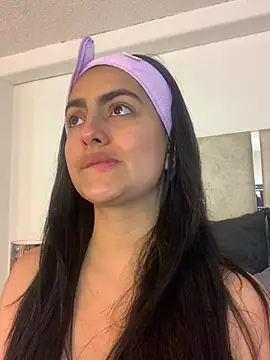 Snapshot of CamiJone chatting on February 22, 8:07 pm CamiJone online show from February 22, 8:07 pm