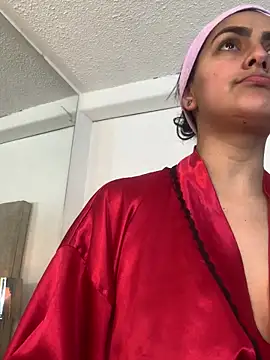 Snapshot of CamiJone chatting on March 5, 11:45 pm CamiJone online show from March 5, 11:45 pm