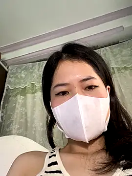 Snapshot of Bonbonnn_99 chatting on October 18, 1:08 am Bonbonnn 99 online show from October 18, 1:08 am